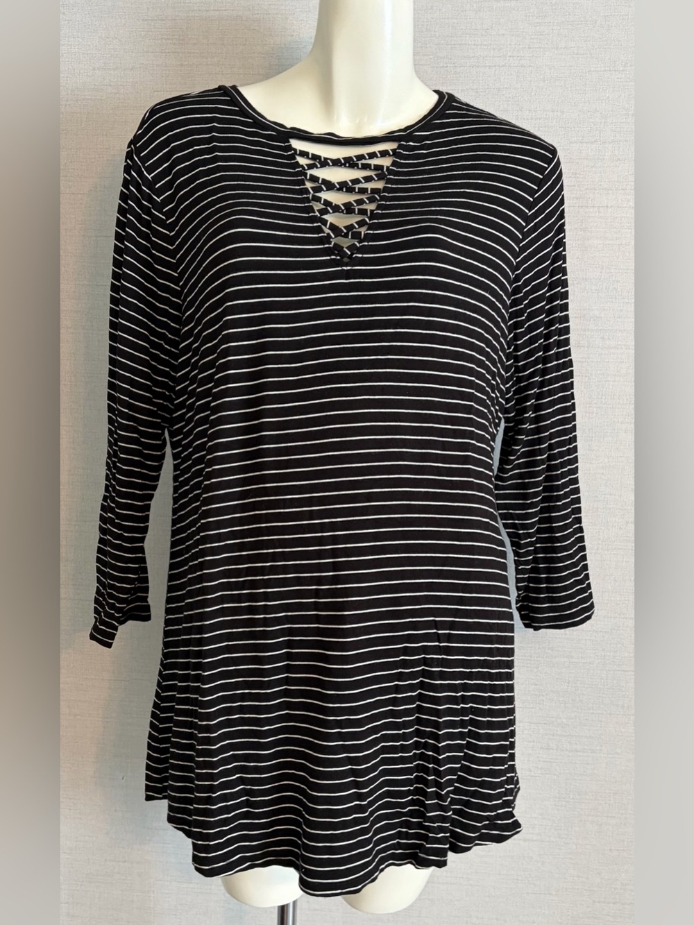 Womenβs XL Maurices 24/7 Striped V-Neck Top